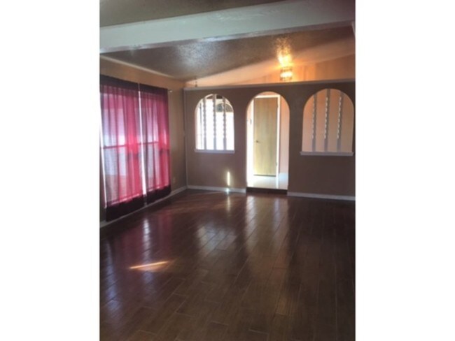 Building Photo - 4628 NW Dearborn Ave
