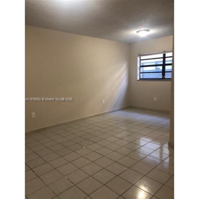 Building Photo - 5960 W 25th Ct
