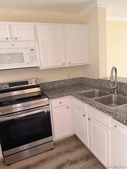 Photo - 7405 Charmant Dr Townhome