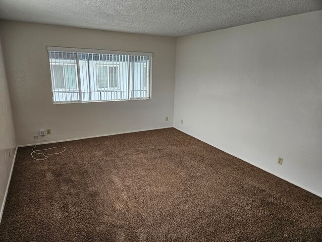 Building Photo - 2 Bedroom - 1 Bathroom unit in Point Loma