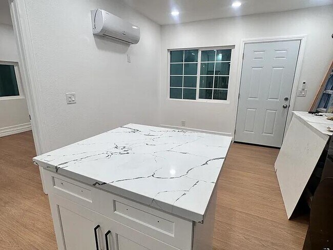 Foto del edificio - 768 Grogan Ct