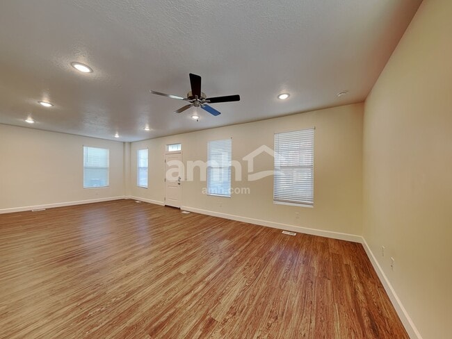 Building Photo - 11128 S Seagrass Dr