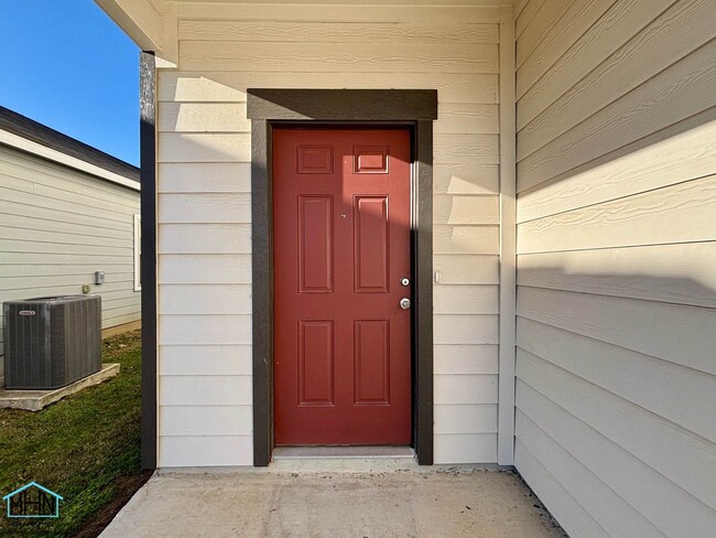 Building Photo - Stunning two-story residence featuring 4 s...