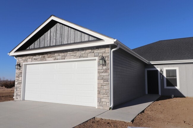 Building Photo - Newer Home ready for rent!