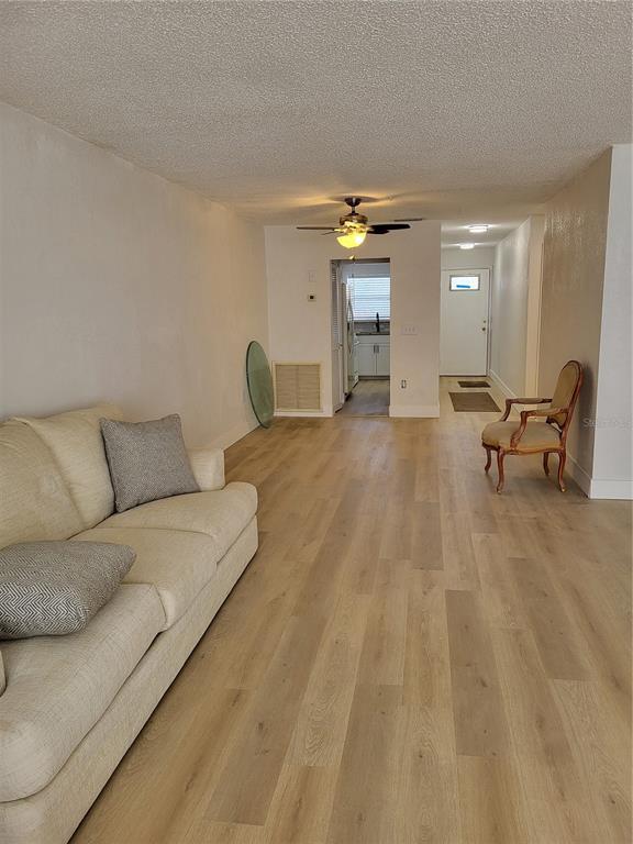 Foto del edificio - 5521 80th St N