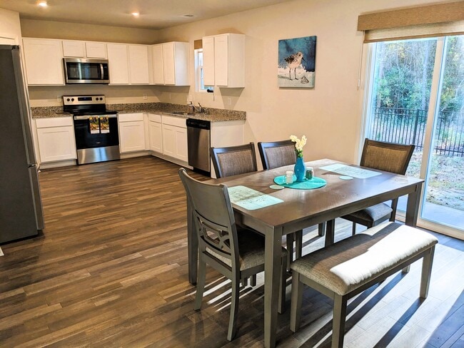 Foto del edificio - 768 Pantego Blvd SE