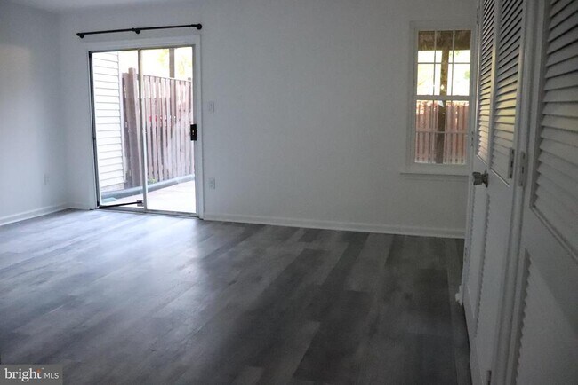 Foto del edificio - 4815 Norfolk Ct