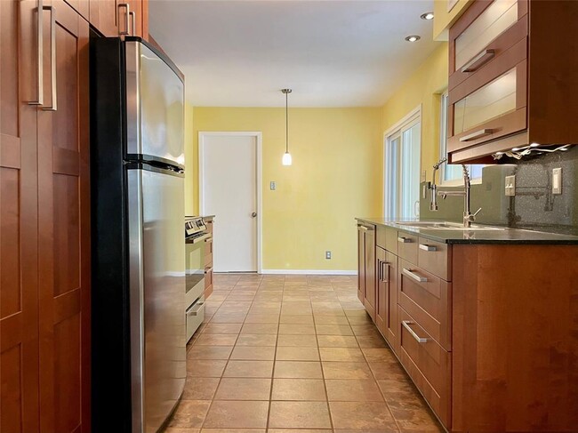 Foto del edificio - 1721 Timber Ridge Dr