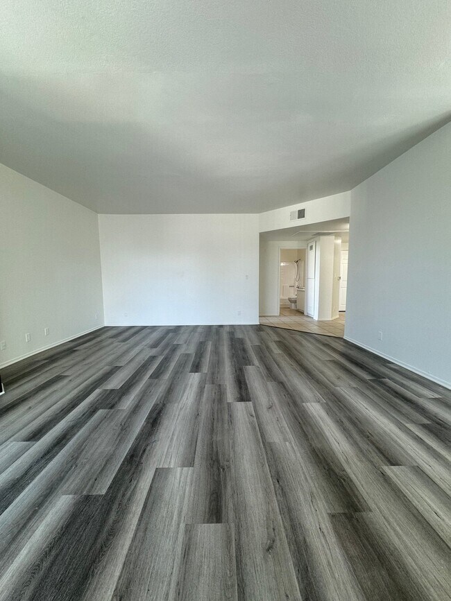 Foto del edificio - 4343 Whitsett Ave