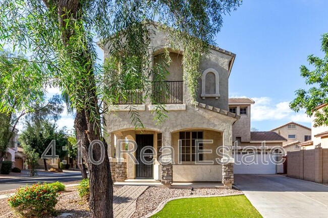 Building Photo - 3632 E Sebastian Ln