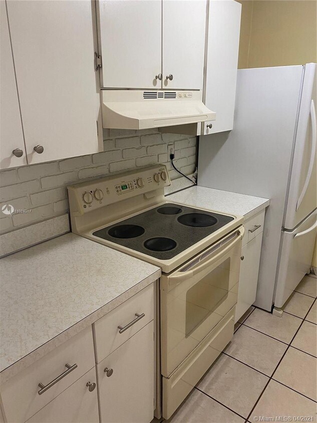 Primary Photo - 7221 Miami Lakes Dr