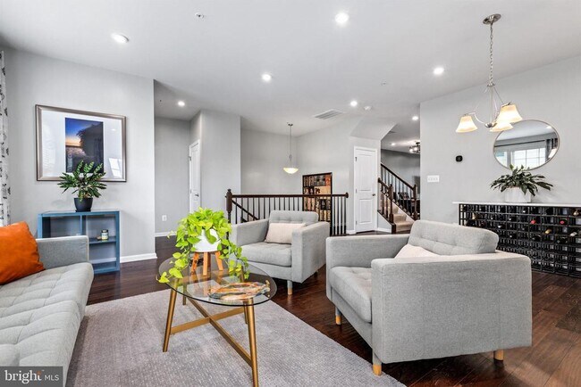 Foto del edificio - 10124 Dorsey Ln