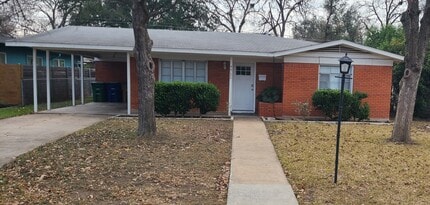 Building Photo - 7711 Lazy Ln