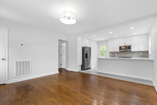 Building Photo - 4307 Colebrook Rd