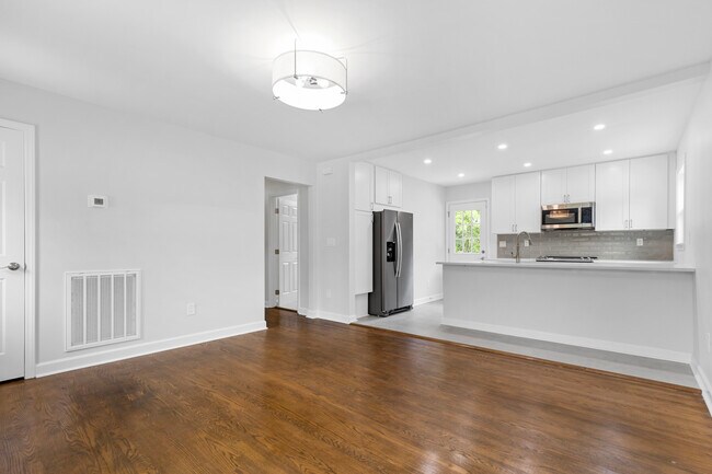 Foto del edificio - 4307 Colebrook Rd