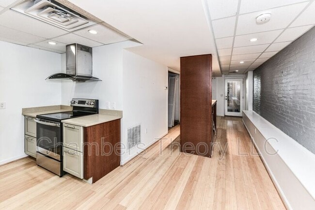 Building Photo - 1750 T St NW