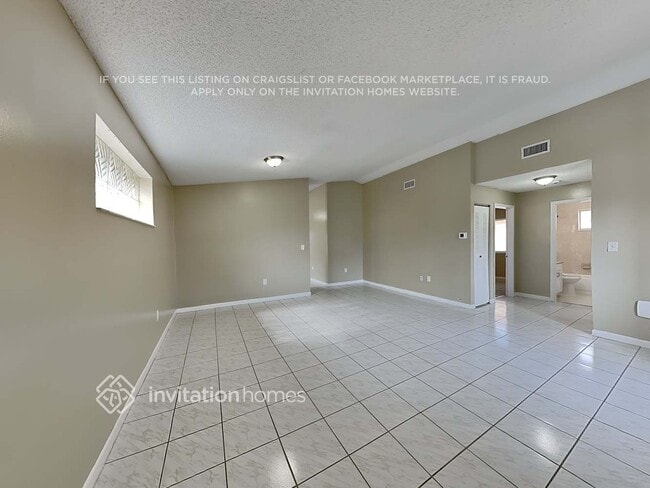 Building Photo - 12378 NW 98th Ave