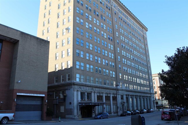 Building Photo - 401 10th St