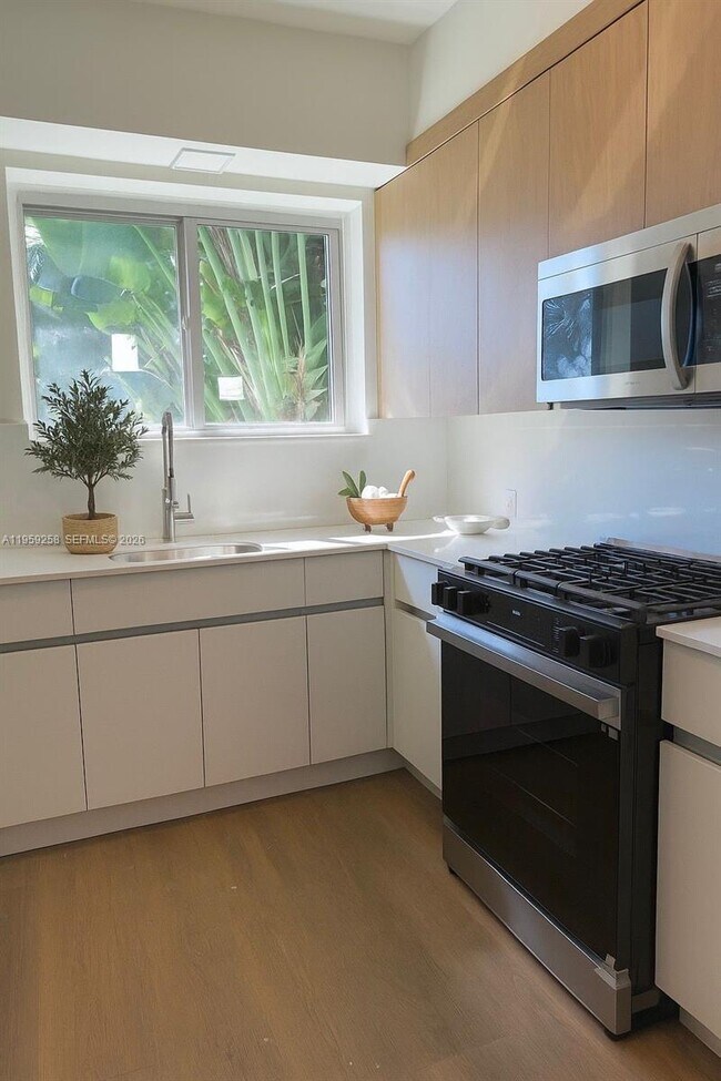 Foto del edificio - 1535 West Ave