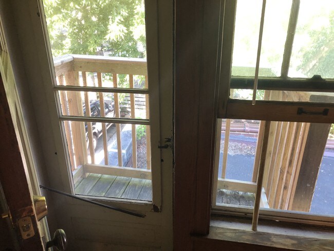 New deck not reflected - 4407 N Morris Blvd