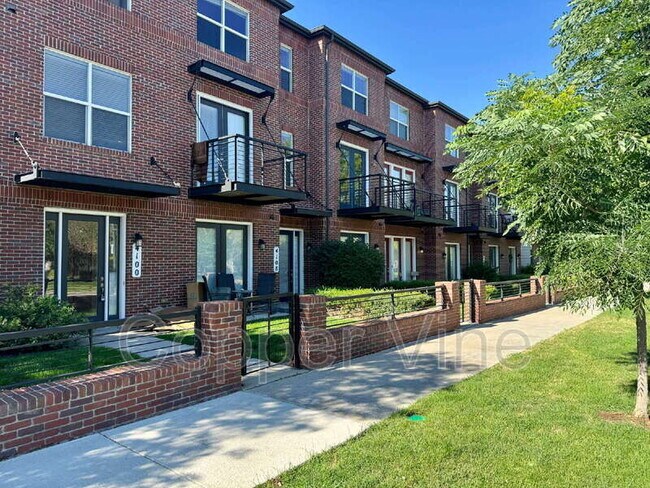 Foto del edificio - 4108 W 118th Pl