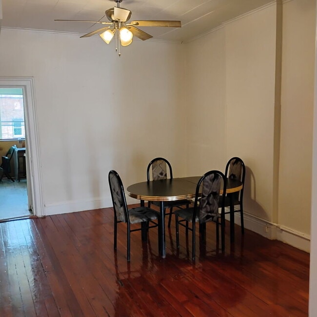 Building Photo - 305 3rd St