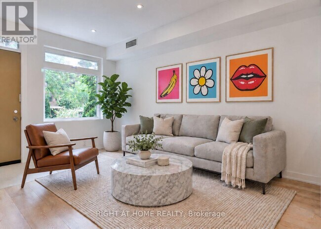Photo du bâtiment - 266 Indian Grove
