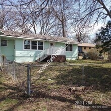 Building Photo - 2800 SE Massachusetts Ave