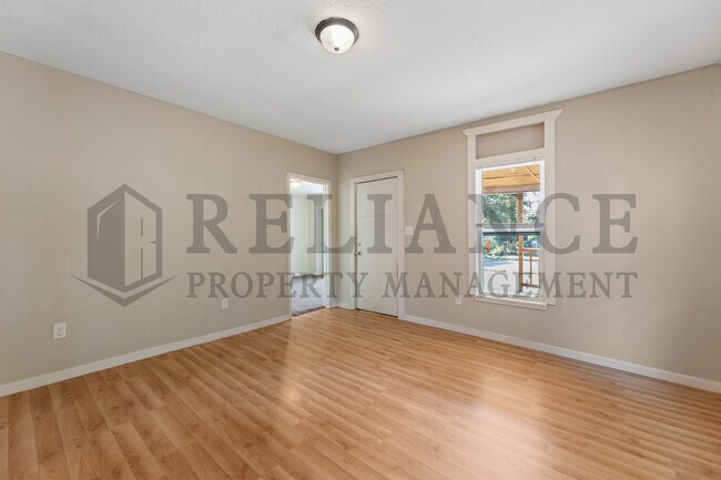 Foto del edificio - 1329 N Wellington Pl