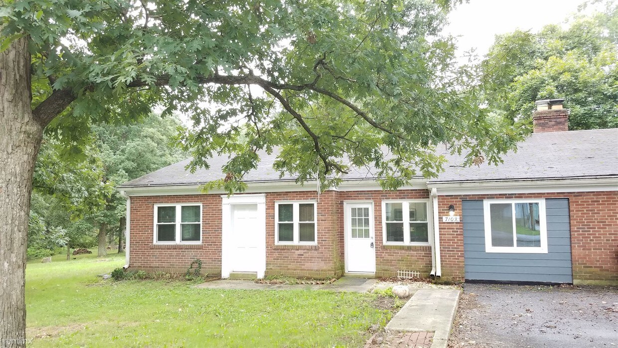 Foto principal - 2 br, 1 bath Duplex - 7103 Quill Ln