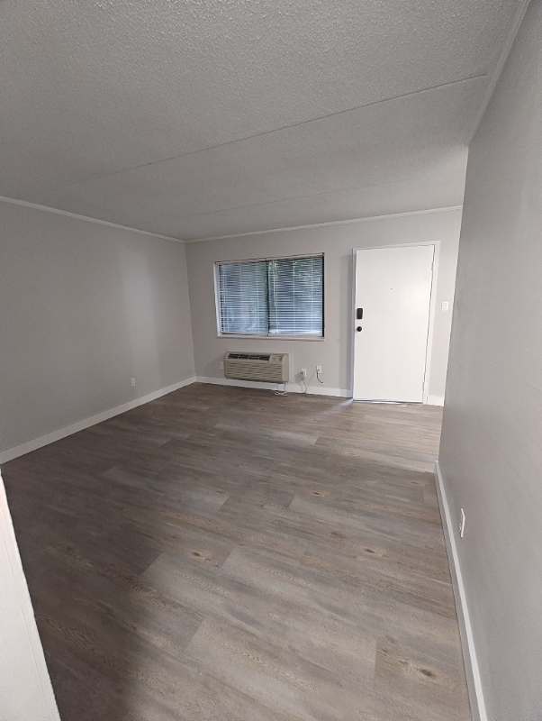 Building Photo - 2718 Painter Ave SW