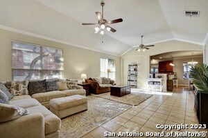Foto del edificio - 11619 Belicena Rd