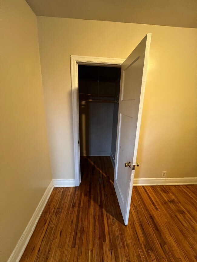 Building Photo - 7116 S Harvard Ave