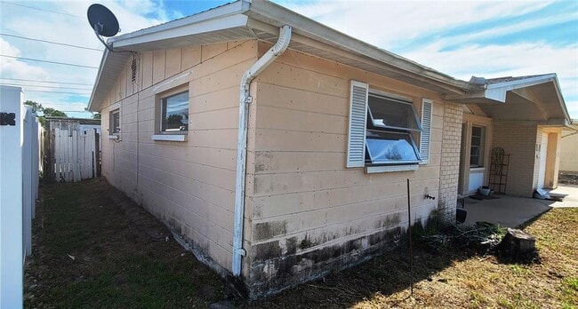 Building Photo - 5200 Chet Dr