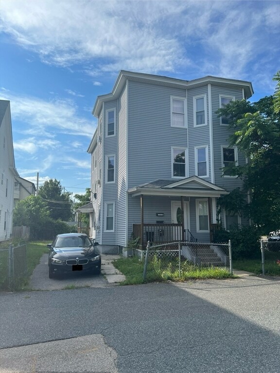 8 Knowlton Ave Unit 3, Worcester, MA 01603 Room for Rent in Worcester, MA