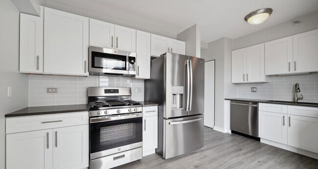 Foto del edificio - 601 N State St