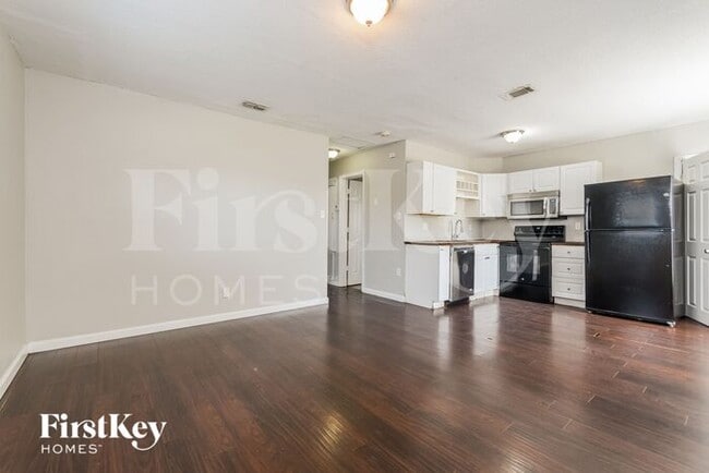 Building Photo - 7706 Aviano Ave