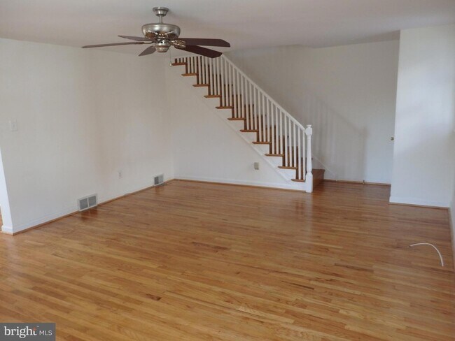 Foto del edificio - 210 Paddock Rd