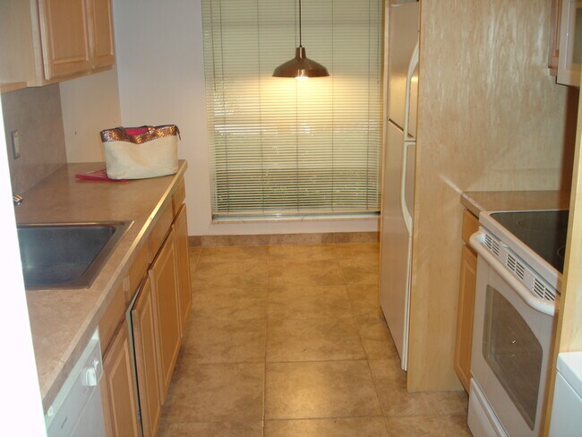 Foto del edificio - 2381 Papaya Dr