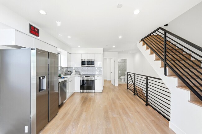 Foto del edificio - 4455 Colfax Ave