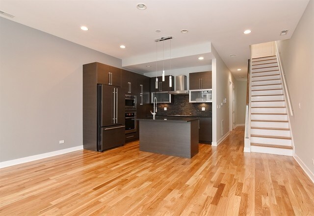 Foto del edificio - 1029 N Marshfield Ave