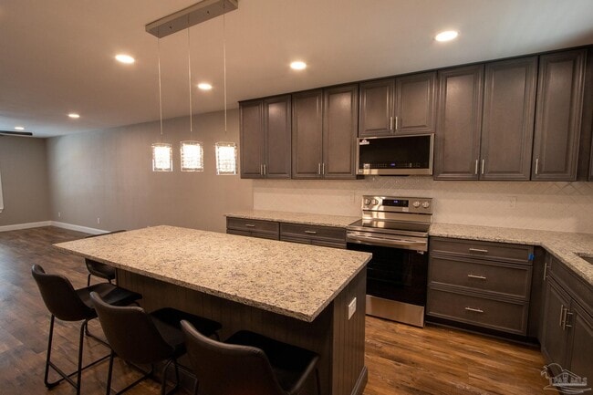 Building Photo - 91 Faron Cir