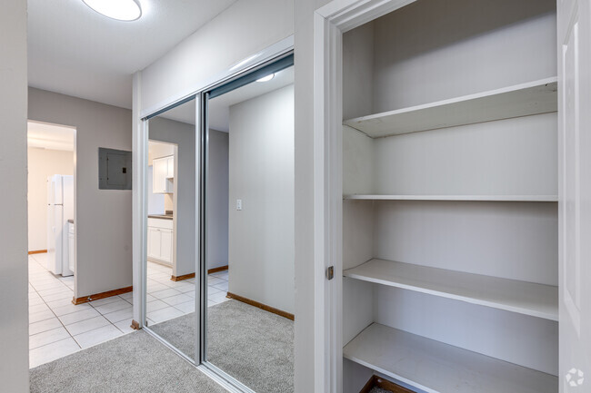 2BR, 1BA - 840SF - Hallway Closets - Goldenstar