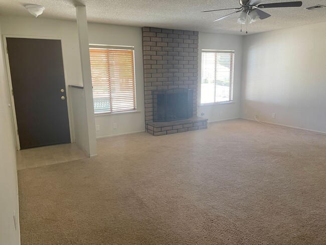 Building Photo - 4929 Sparrow Hawk Ln