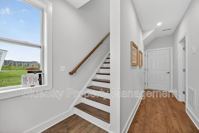 Building Photo - 1225 Old Trail Dr