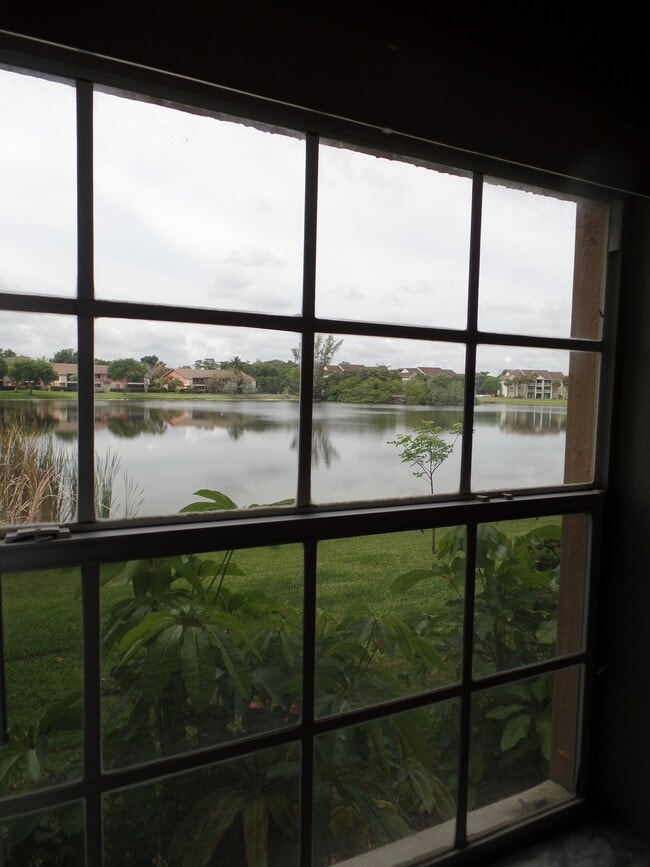 Photo - 2820 N Oakland Forest Dr (Oakland Park, FL) House