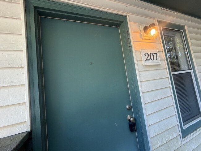 Photo - Room in Apartment on Ashley Forest Rd