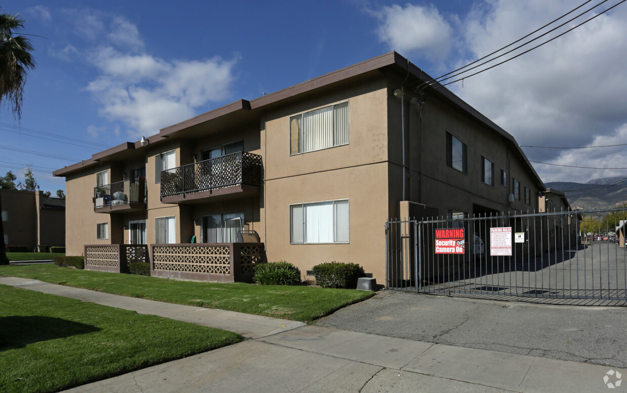 Building Photo - Genevieve Apartments