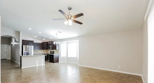 Building Photo - 2731 W Kowalsky Ln