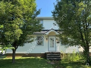 Building Photo - 1838 3rd St